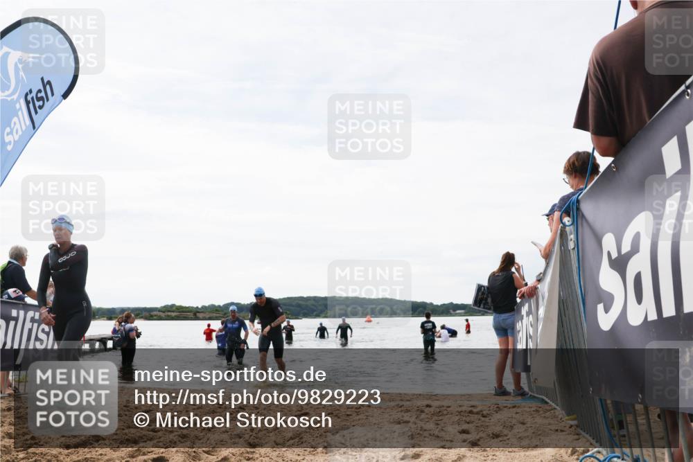 21.06.2026 - Viking Triathlon Michael Strokosch http://msf.ph/oto/9829223 21.06.2026 10:55:26 Schwimmen 305, 344, 561, 566 meine-sportfotos.de