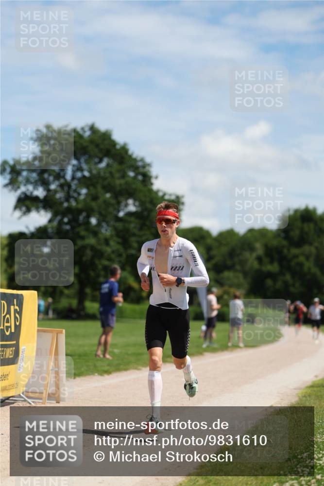 21.06.2026 - Viking Triathlon Michael Strokosch http://msf.ph/oto/9831610 21.06.2026 12:42:16 Laufen 8 meine-sportfotos.de