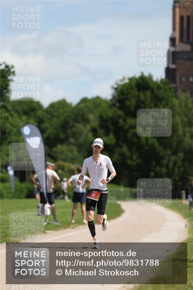 21.06.2026 - Viking Triathlon Michael Strokosch http://msf.ph/oto/9831788 21.06.2026 12:46:37 Laufen 38 meine-sportfotos.de