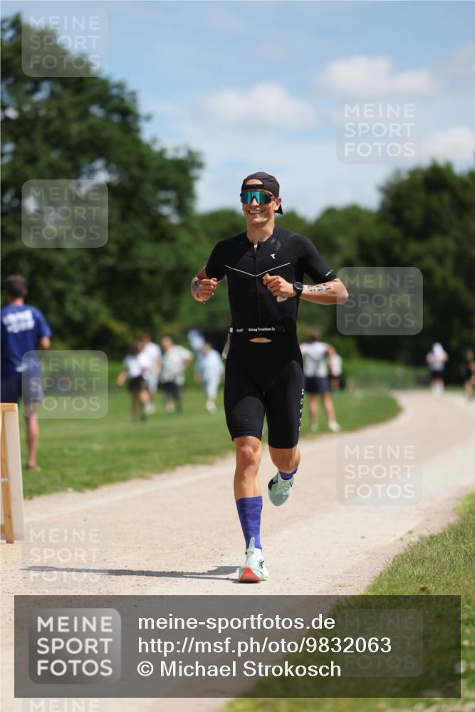 21.06.2026 - Viking Triathlon Michael Strokosch http://msf.ph/oto/9832063 21.06.2026 12:53:38 Laufen 446 meine-sportfotos.de