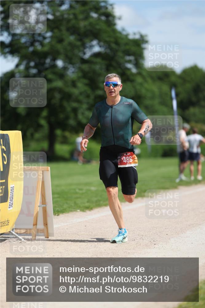 21.06.2026 - Viking Triathlon Michael Strokosch http://msf.ph/oto/9832219 21.06.2026 12:56:07 Laufen 14, 486 meine-sportfotos.de