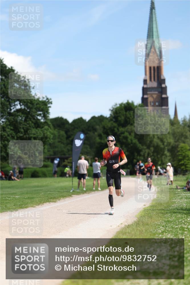 21.06.2026 - Viking Triathlon Michael Strokosch http://msf.ph/oto/9832752 21.06.2026 13:04:56 Laufen 467, 475 meine-sportfotos.de