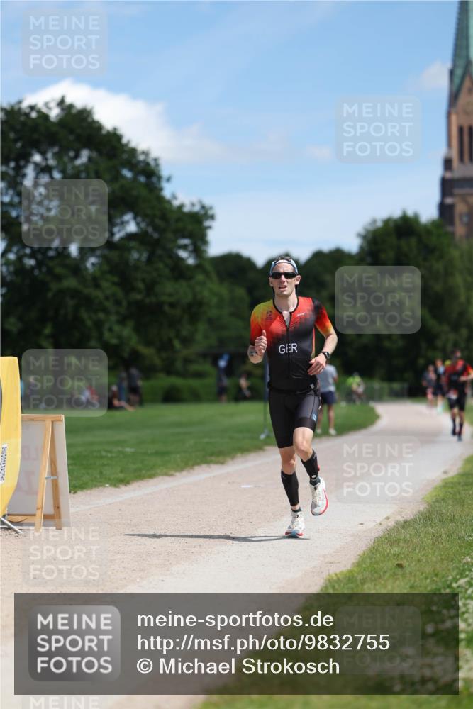 21.06.2026 - Viking Triathlon Michael Strokosch http://msf.ph/oto/9832755 21.06.2026 13:04:57 Laufen 465, 467 meine-sportfotos.de