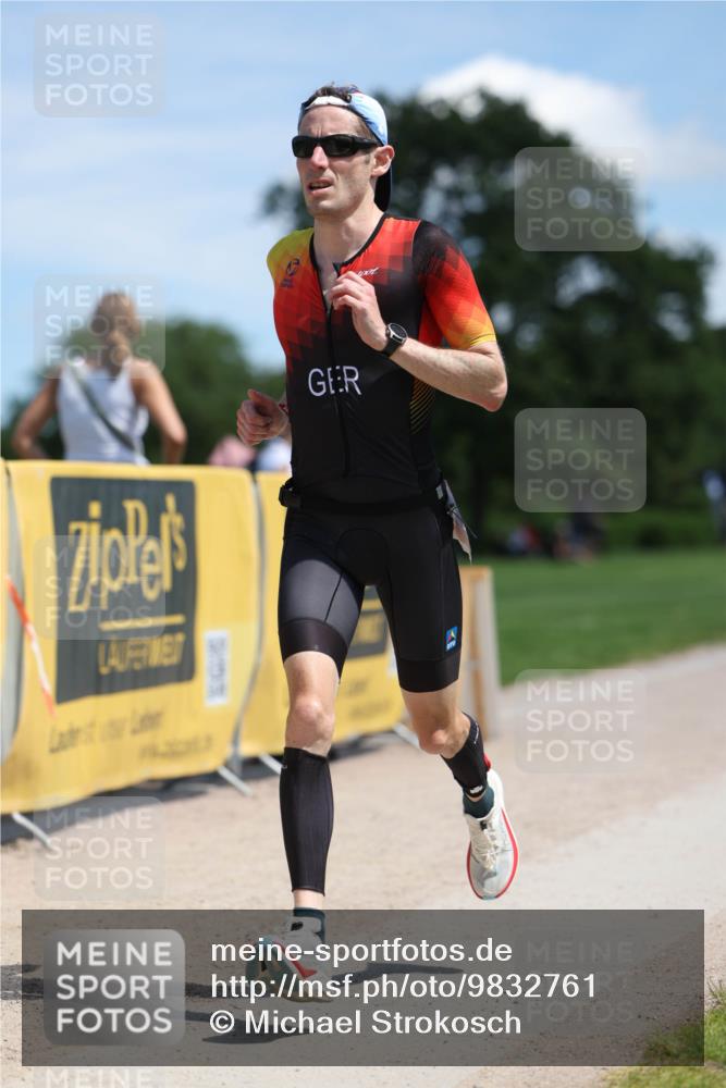 21.06.2026 - Viking Triathlon Michael Strokosch http://msf.ph/oto/9832761 21.06.2026 13:04:59 Laufen 465, 467 meine-sportfotos.de