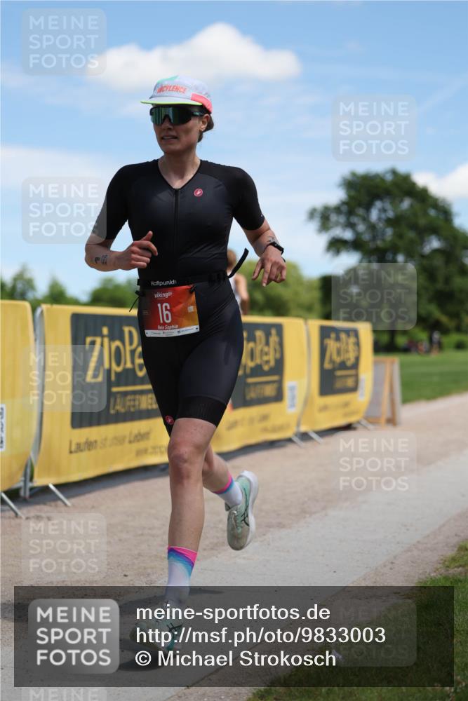 21.06.2026 - Viking Triathlon Michael Strokosch http://msf.ph/oto/9833003 21.06.2026 13:08:25 Laufen 8, 16, 142, 348, 517 meine-sportfotos.de