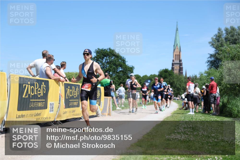 21.06.2026 - Viking Triathlon Michael Strokosch http://msf.ph/oto/9835155 21.06.2026 14:08:42 Laufen 103, 254, 291, 309, 404, 429, 520, 561 meine-sportfotos.de