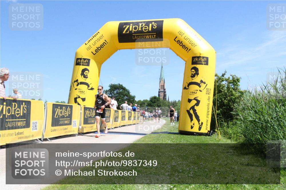 21.06.2026 - Viking Triathlon Michael Strokosch http://msf.ph/oto/9837349 21.06.2026 13:56:32 Laufen 422, 487 meine-sportfotos.de