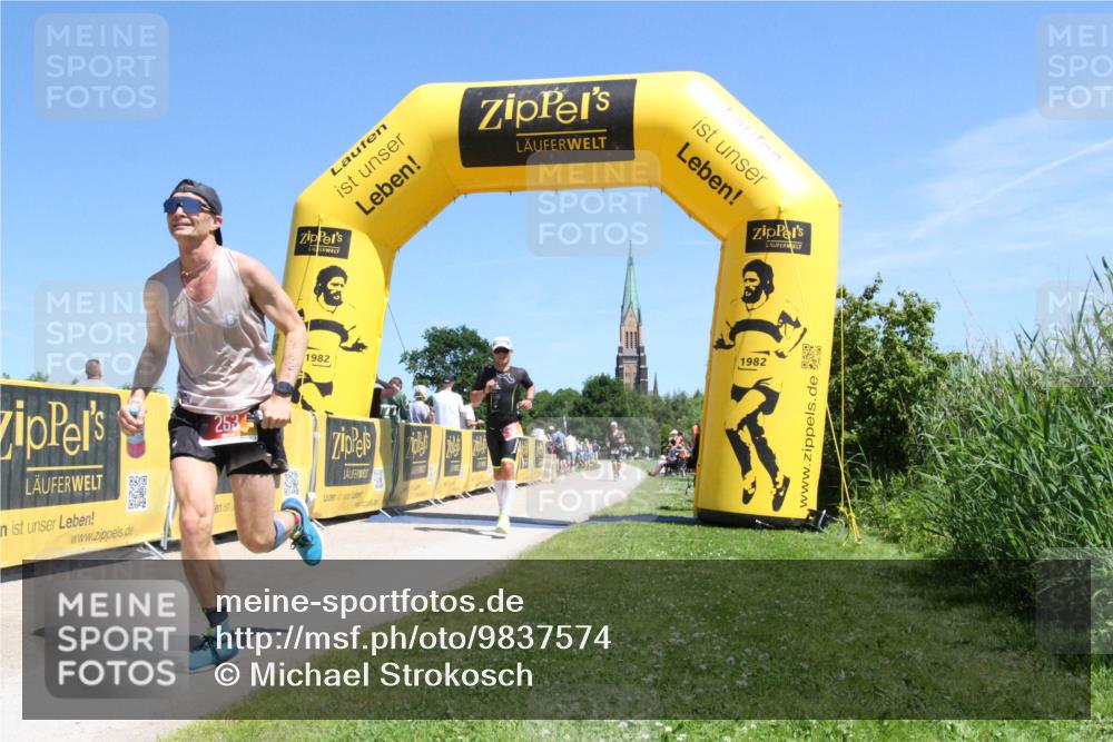 21.06.2026 - Viking Triathlon Michael Strokosch http://msf.ph/oto/9837574 21.06.2026 14:02:36 Laufen 253, 374 meine-sportfotos.de