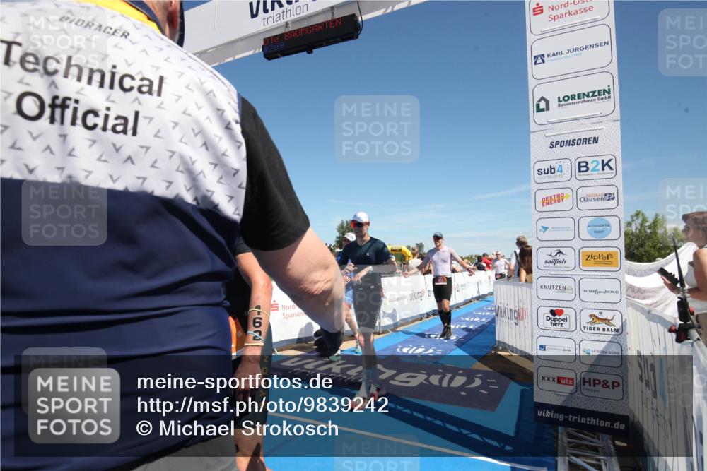 21.06.2026 - Viking Triathlon Michael Strokosch http://msf.ph/oto/9839242 21.06.2026 15:00:09 Ziel  meine-sportfotos.de