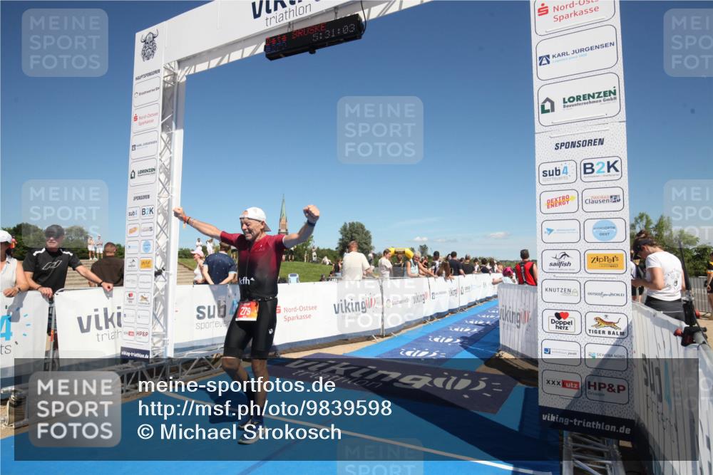 21.06.2026 - Viking Triathlon Michael Strokosch http://msf.ph/oto/9839598 21.06.2026 15:35:05 Ziel 279 meine-sportfotos.de