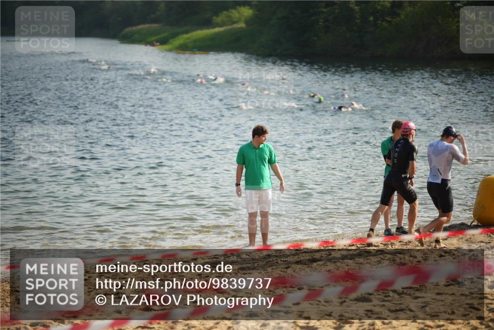 21.06.2026 - 29. Vierlanden-Triathlon LAZAROV Photography http://msf.ph/oto/9839737 21.06.2026 08:10:27 Schwimmen  meine-sportfotos.de