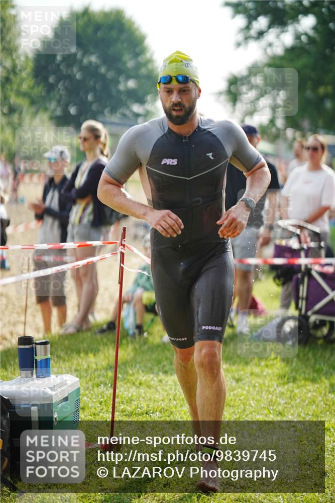 21.06.2026 - 29. Vierlanden-Triathlon LAZAROV Photography http://msf.ph/oto/9839745 21.06.2026 08:33:37 Schwimmen 9 meine-sportfotos.de