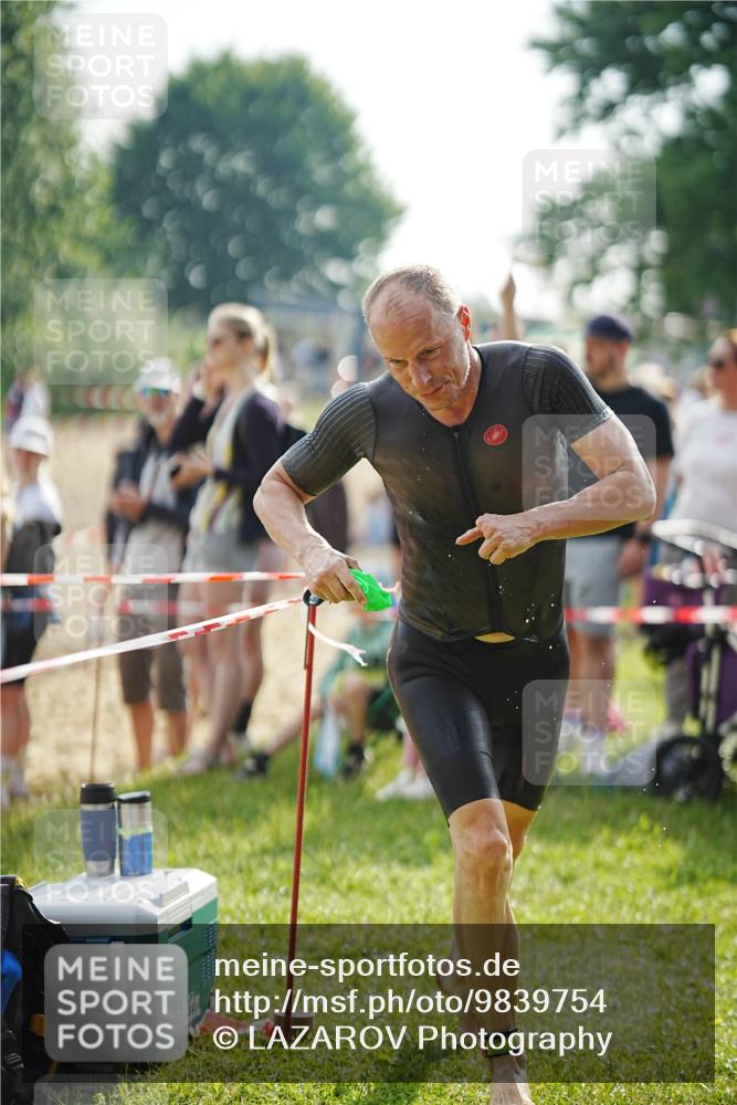 21.06.2026 - 29. Vierlanden-Triathlon LAZAROV Photography http://msf.ph/oto/9839754 21.06.2026 08:35:13 Schwimmen 216 meine-sportfotos.de