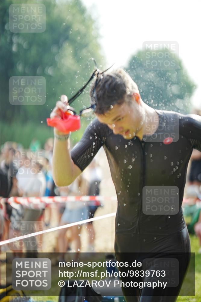 21.06.2026 - 29. Vierlanden-Triathlon LAZAROV Photography http://msf.ph/oto/9839763 21.06.2026 08:35:24 Schwimmen 79 meine-sportfotos.de