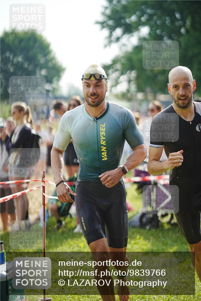 21.06.2026 - 29. Vierlanden-Triathlon LAZAROV Photography http://msf.ph/oto/9839766 21.06.2026 08:35:30 Schwimmen 23, 49, 79 meine-sportfotos.de