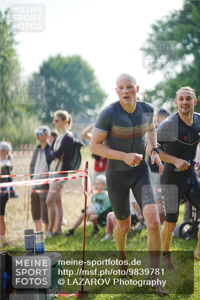 21.06.2026 - 29. Vierlanden-Triathlon LAZAROV Photography http://msf.ph/oto/9839781 21.06.2026 08:37:09 Schwimmen 24, 30 meine-sportfotos.de