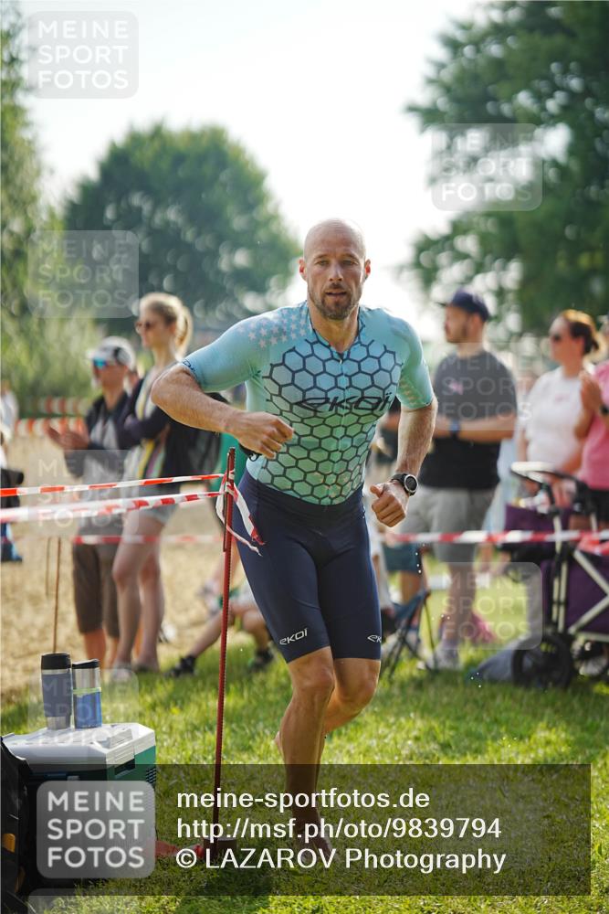 21.06.2026 - 29. Vierlanden-Triathlon LAZAROV Photography http://msf.ph/oto/9839794 21.06.2026 08:37:29 Schwimmen 46, 107 meine-sportfotos.de