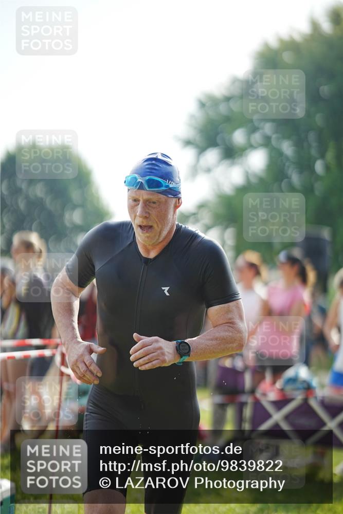 21.06.2026 - 29. Vierlanden-Triathlon LAZAROV Photography http://msf.ph/oto/9839822 21.06.2026 08:39:29 Schwimmen 32, 155, 166, 212 meine-sportfotos.de