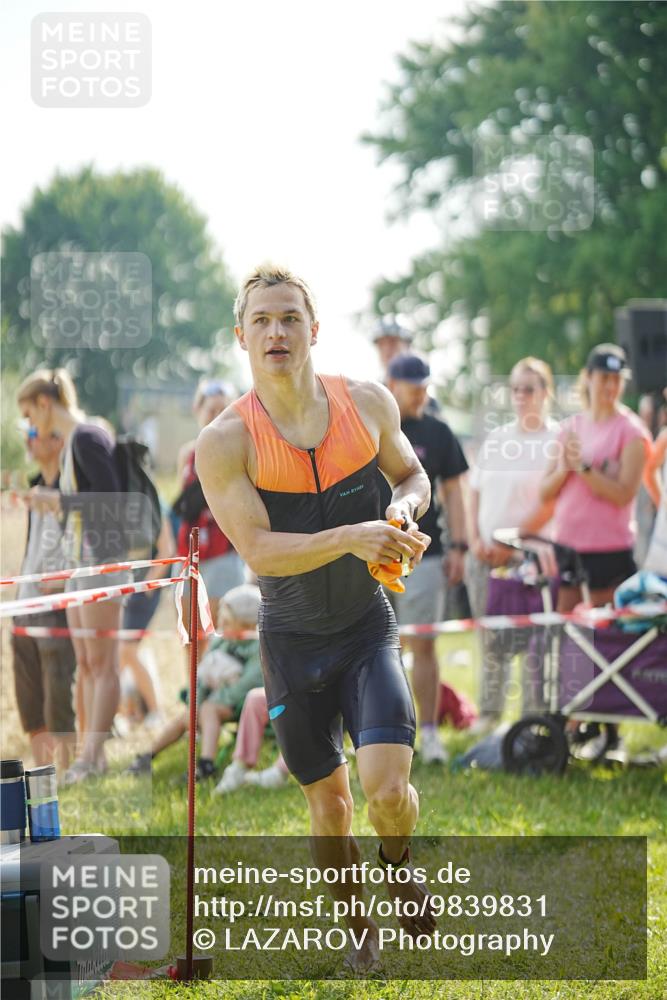 21.06.2026 - 29. Vierlanden-Triathlon LAZAROV Photography http://msf.ph/oto/9839831 21.06.2026 08:39:41 Schwimmen 3, 106 meine-sportfotos.de