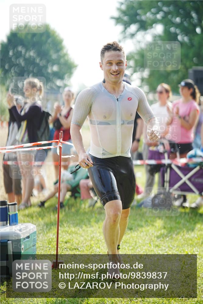 21.06.2026 - 29. Vierlanden-Triathlon LAZAROV Photography http://msf.ph/oto/9839837 21.06.2026 08:39:51 Schwimmen 72, 106 meine-sportfotos.de