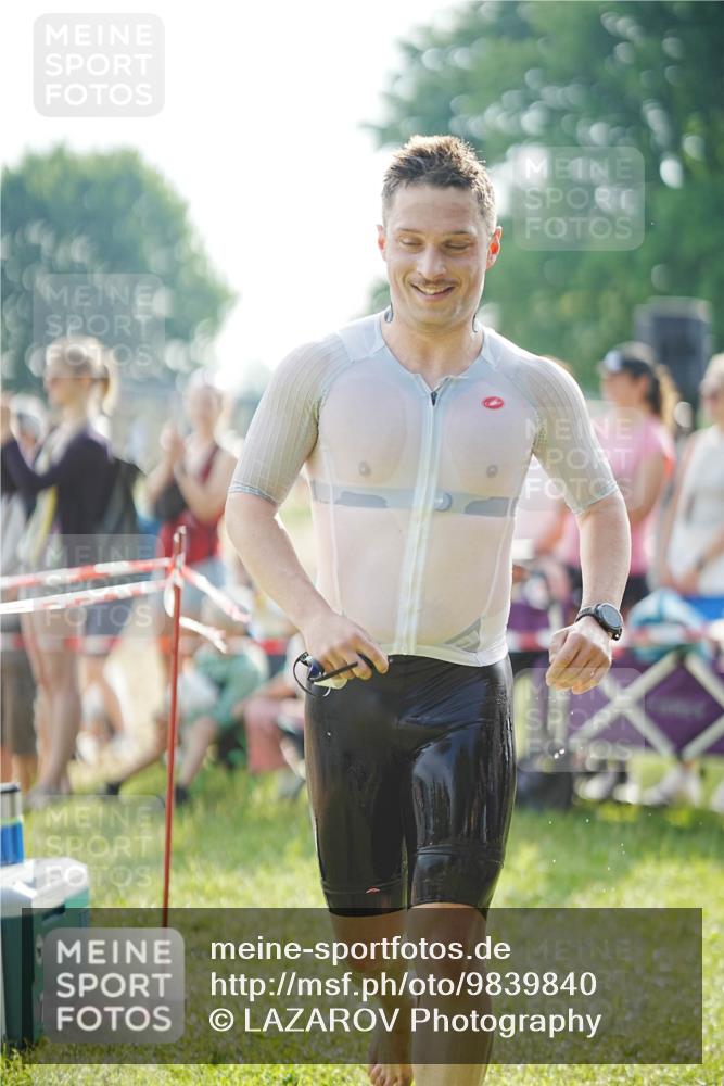 21.06.2026 - 29. Vierlanden-Triathlon LAZAROV Photography http://msf.ph/oto/9839840 21.06.2026 08:39:52 Schwimmen 72 meine-sportfotos.de