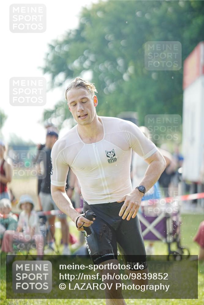 21.06.2026 - 29. Vierlanden-Triathlon LAZAROV Photography http://msf.ph/oto/9839852 21.06.2026 08:40:05 Schwimmen 7, 103 meine-sportfotos.de