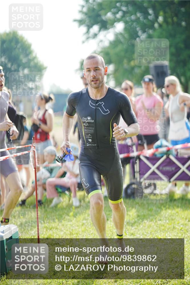 21.06.2026 - 29. Vierlanden-Triathlon LAZAROV Photography http://msf.ph/oto/9839862 21.06.2026 08:40:14 Schwimmen 7, 21, 55, 78, 109 meine-sportfotos.de