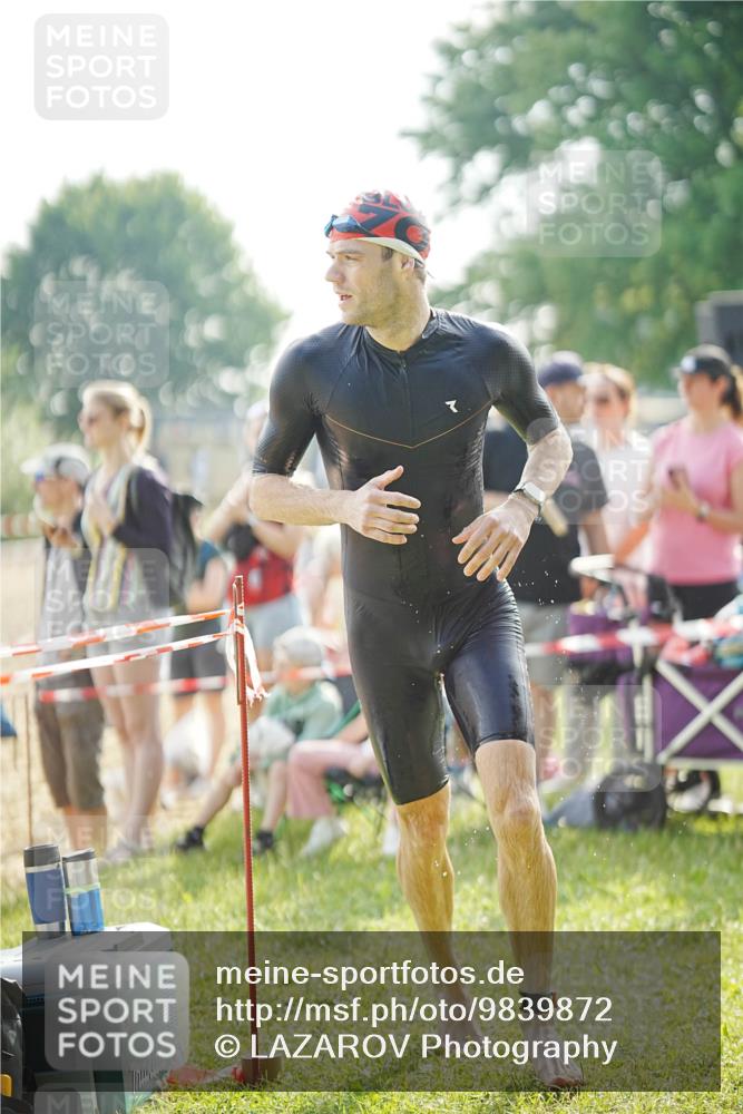 21.06.2026 - 29. Vierlanden-Triathlon LAZAROV Photography http://msf.ph/oto/9839872 21.06.2026 08:40:24 Schwimmen 51, 55, 109 meine-sportfotos.de