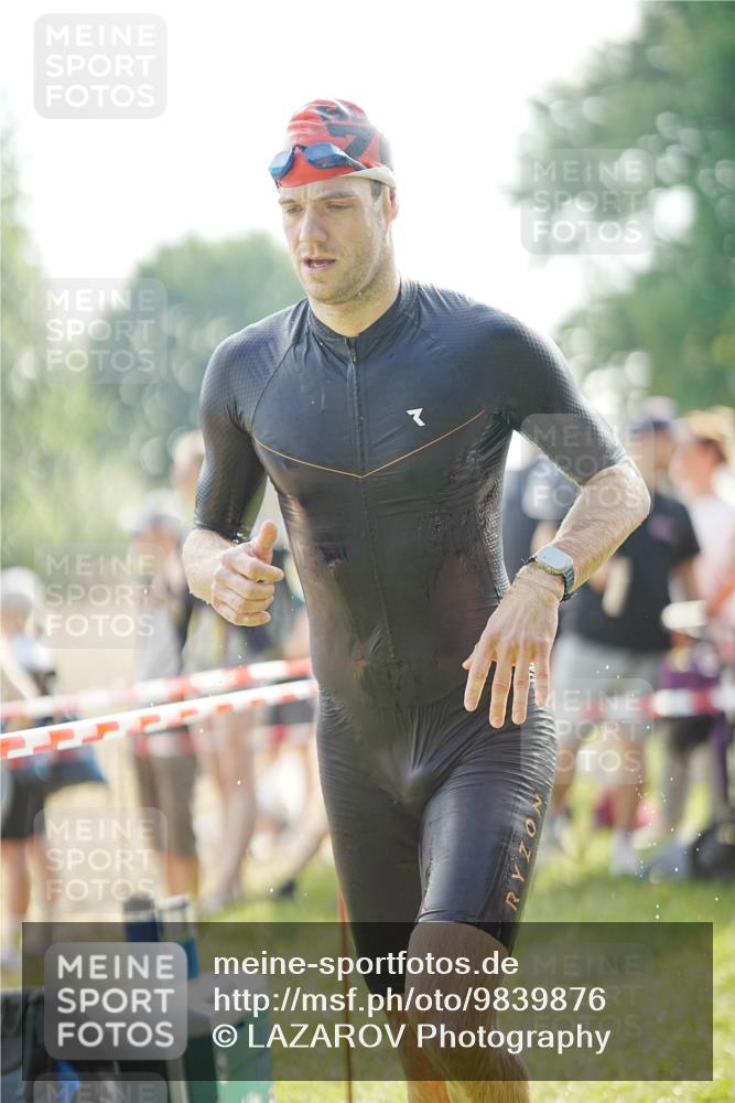 21.06.2026 - 29. Vierlanden-Triathlon LAZAROV Photography http://msf.ph/oto/9839876 21.06.2026 08:40:25 Schwimmen 51, 55, 109 meine-sportfotos.de
