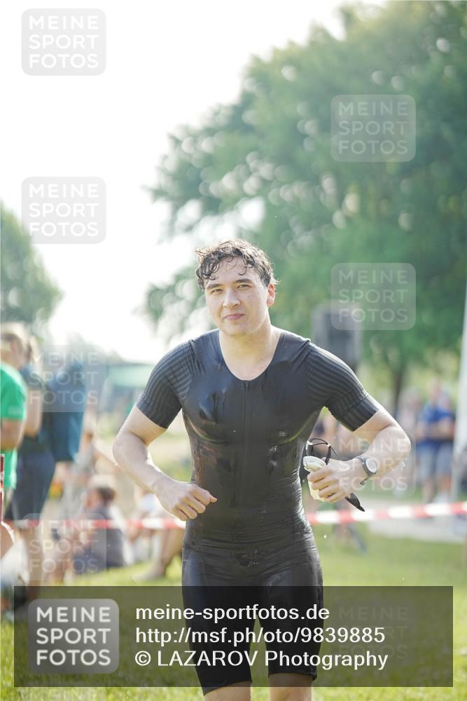 21.06.2026 - 29. Vierlanden-Triathlon LAZAROV Photography http://msf.ph/oto/9839885 21.06.2026 08:49:25 Schwimmen 54, 86 meine-sportfotos.de
