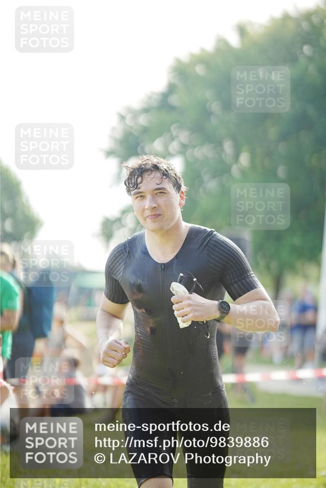 21.06.2026 - 29. Vierlanden-Triathlon LAZAROV Photography http://msf.ph/oto/9839886 21.06.2026 08:49:25 Schwimmen 54, 86 meine-sportfotos.de