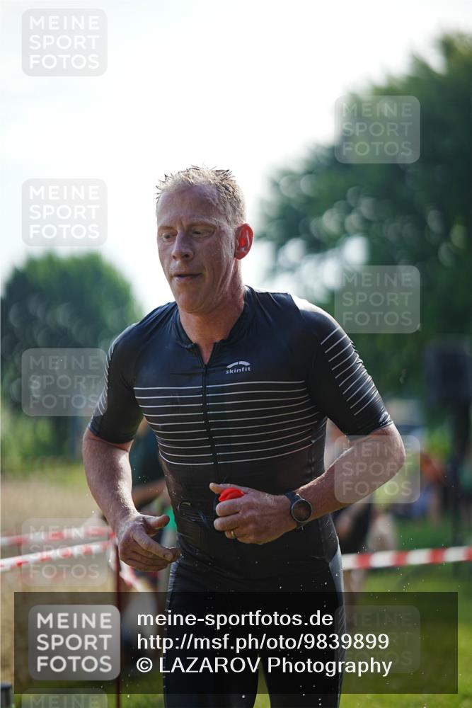 21.06.2026 - 29. Vierlanden-Triathlon LAZAROV Photography http://msf.ph/oto/9839899 21.06.2026 08:49:49 Schwimmen 153 meine-sportfotos.de