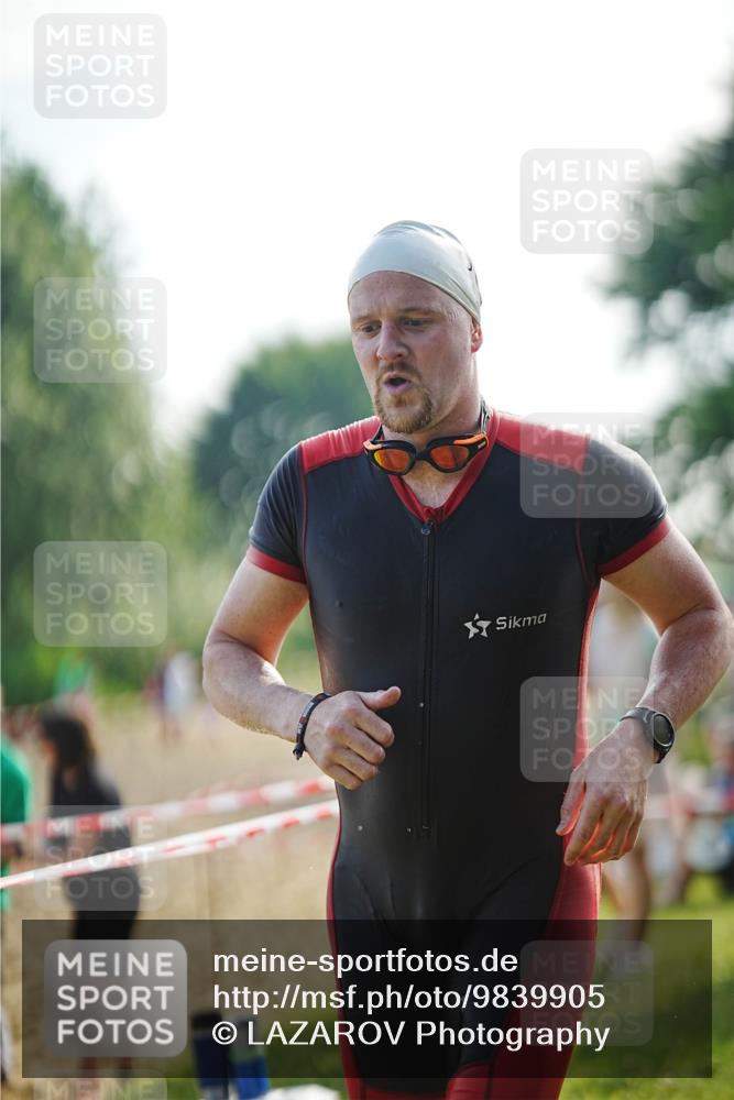 21.06.2026 - 29. Vierlanden-Triathlon LAZAROV Photography http://msf.ph/oto/9839905 21.06.2026 08:50:06 Schwimmen 48 meine-sportfotos.de