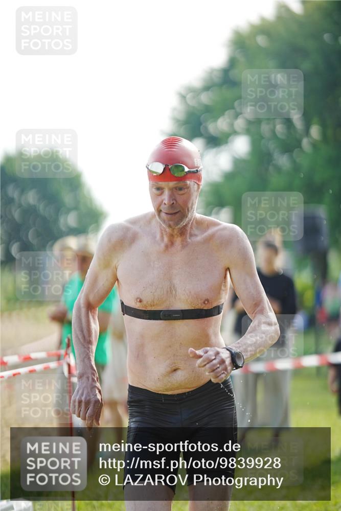 21.06.2026 - 29. Vierlanden-Triathlon LAZAROV Photography http://msf.ph/oto/9839928 21.06.2026 08:50:32 Schwimmen 25, 115, 156 meine-sportfotos.de