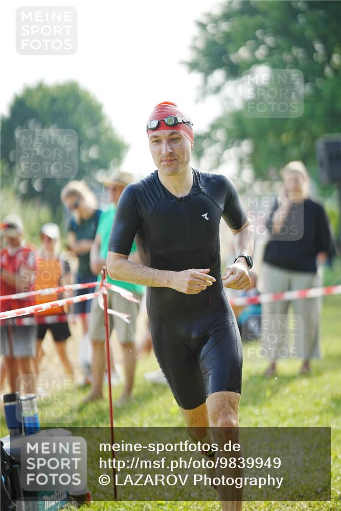 21.06.2026 - 29. Vierlanden-Triathlon LAZAROV Photography http://msf.ph/oto/9839949 21.06.2026 08:51:01 Schwimmen 100, 179, 1353 meine-sportfotos.de
