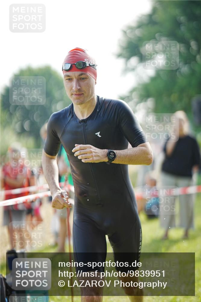 21.06.2026 - 29. Vierlanden-Triathlon LAZAROV Photography http://msf.ph/oto/9839951 21.06.2026 08:51:01 Schwimmen 100, 179, 1353 meine-sportfotos.de
