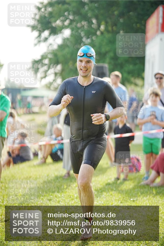 21.06.2026 - 29. Vierlanden-Triathlon LAZAROV Photography http://msf.ph/oto/9839956 21.06.2026 08:51:11 Schwimmen 71 meine-sportfotos.de