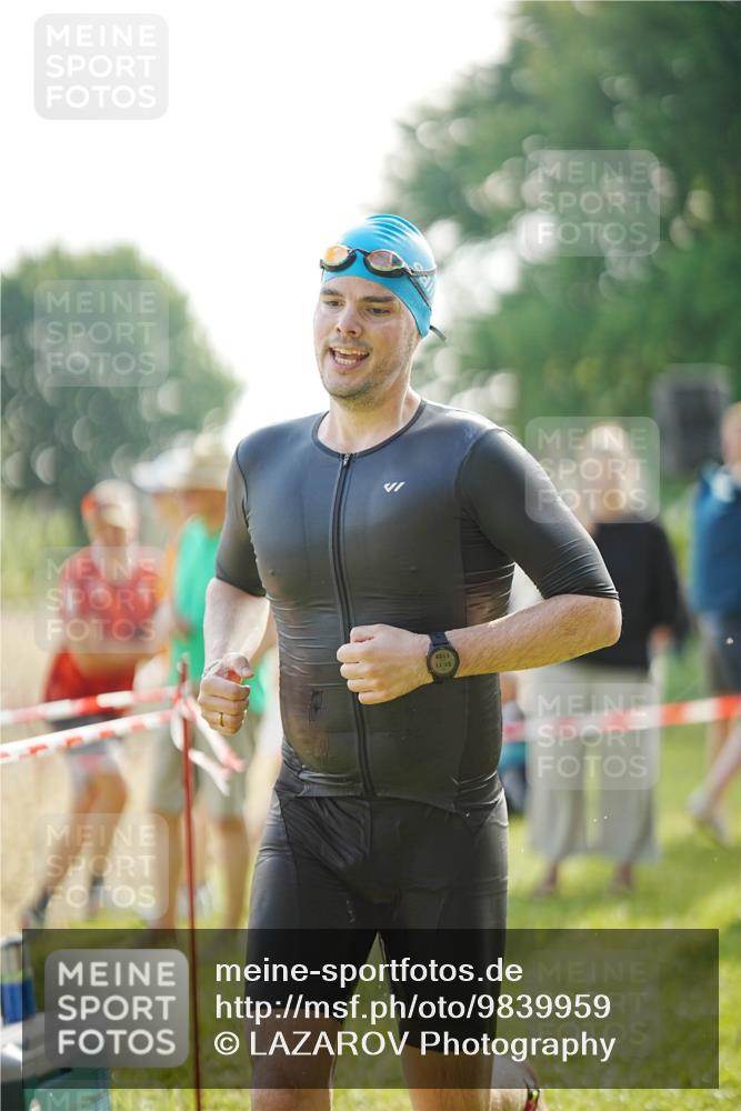 21.06.2026 - 29. Vierlanden-Triathlon LAZAROV Photography http://msf.ph/oto/9839959 21.06.2026 08:51:11 Schwimmen 71 meine-sportfotos.de