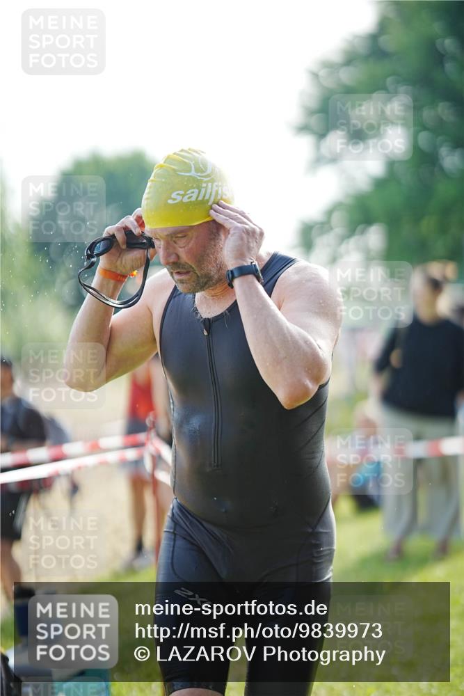 21.06.2026 - 29. Vierlanden-Triathlon LAZAROV Photography http://msf.ph/oto/9839973 21.06.2026 08:51:41 Schwimmen 81, 157, 161, 204 meine-sportfotos.de