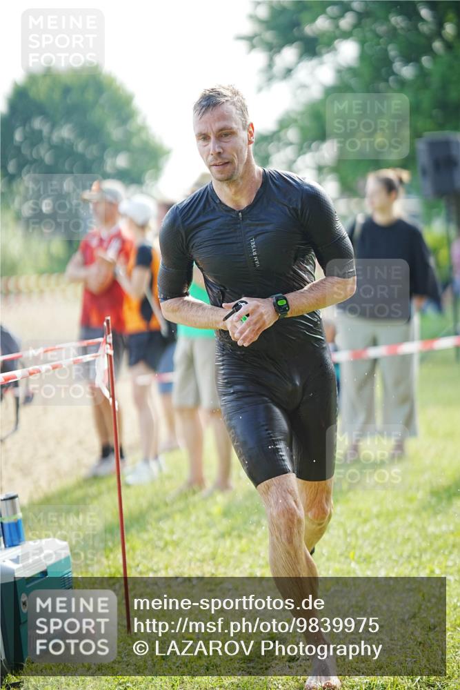 21.06.2026 - 29. Vierlanden-Triathlon LAZAROV Photography http://msf.ph/oto/9839975 21.06.2026 08:52:05 Schwimmen 151 meine-sportfotos.de