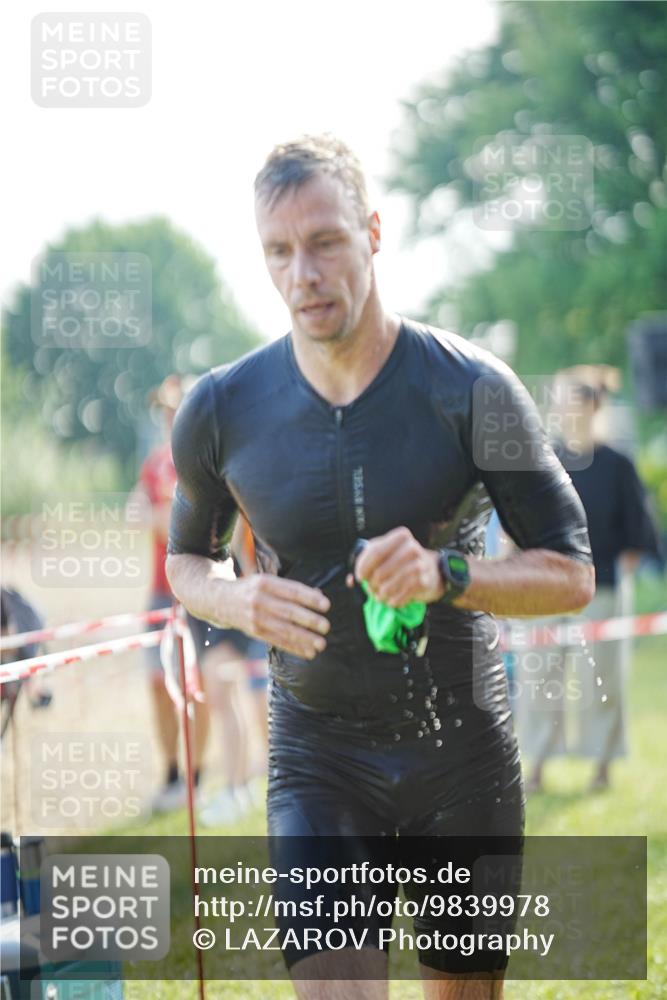 21.06.2026 - 29. Vierlanden-Triathlon LAZAROV Photography http://msf.ph/oto/9839978 21.06.2026 08:52:06 Schwimmen 151 meine-sportfotos.de