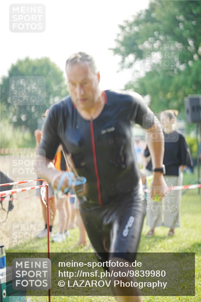 21.06.2026 - 29. Vierlanden-Triathlon LAZAROV Photography http://msf.ph/oto/9839980 21.06.2026 08:52:15 Schwimmen 5 meine-sportfotos.de