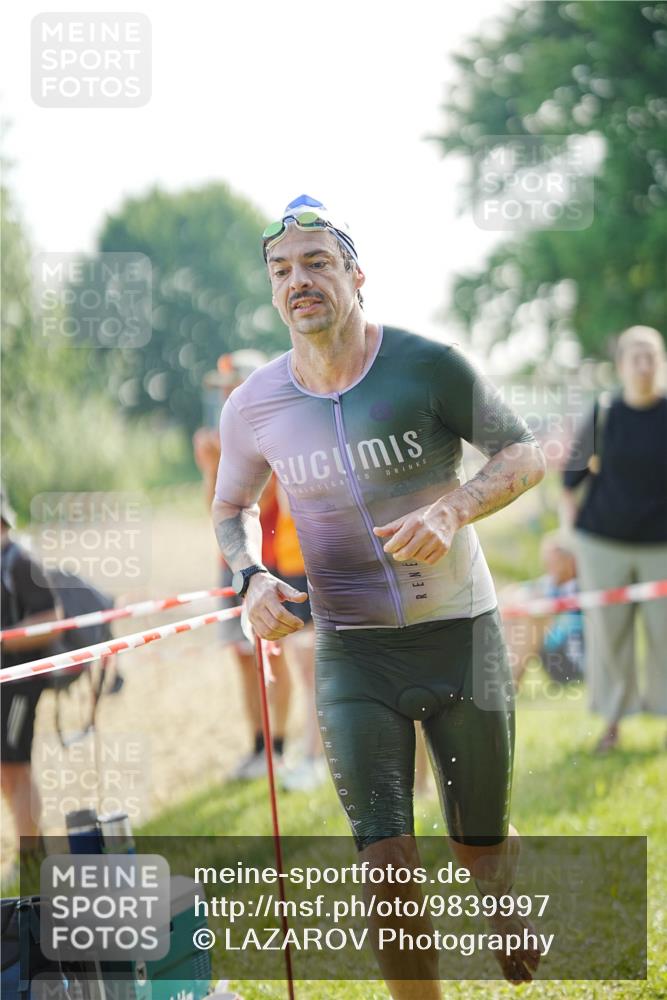 21.06.2026 - 29. Vierlanden-Triathlon LAZAROV Photography http://msf.ph/oto/9839997 21.06.2026 08:52:42 Schwimmen 167 meine-sportfotos.de
