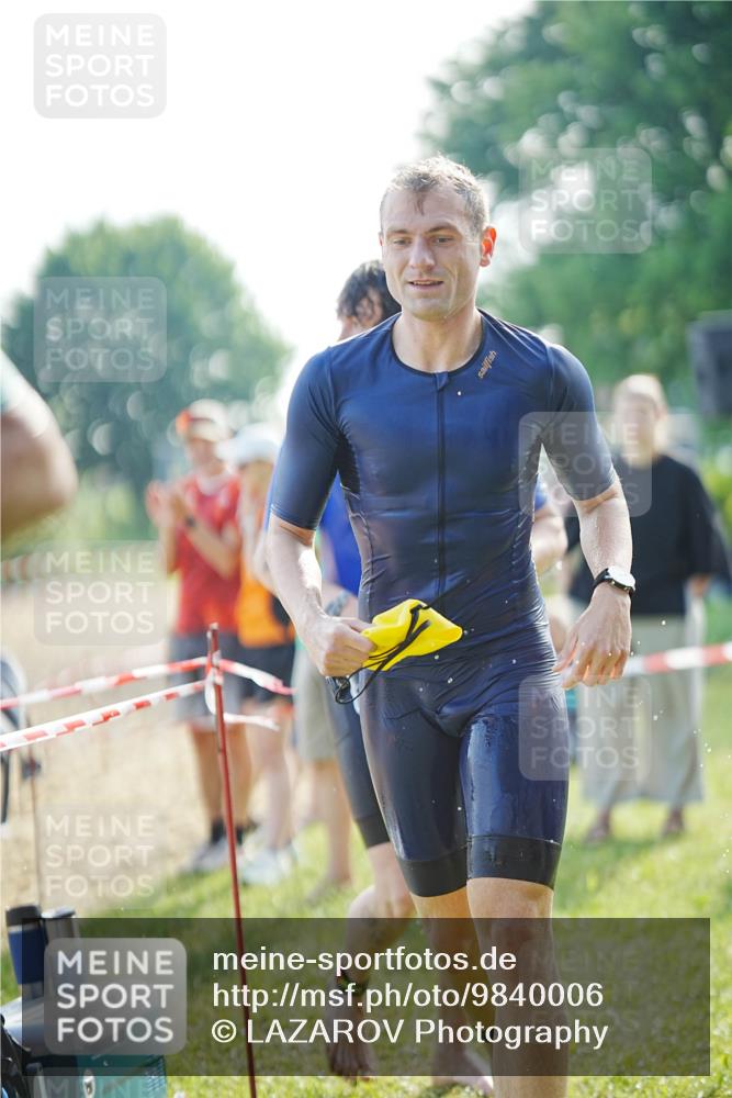 21.06.2026 - 29. Vierlanden-Triathlon LAZAROV Photography http://msf.ph/oto/9840006 21.06.2026 08:52:51 Schwimmen 22, 98, 167, 195 meine-sportfotos.de