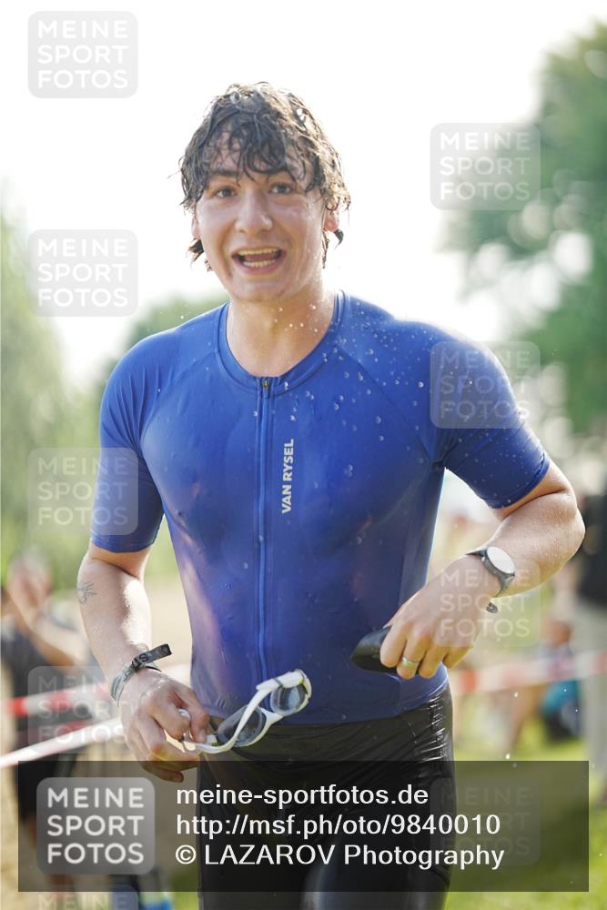 21.06.2026 - 29. Vierlanden-Triathlon LAZAROV Photography http://msf.ph/oto/9840010 21.06.2026 08:52:53 Schwimmen 22, 98, 195 meine-sportfotos.de