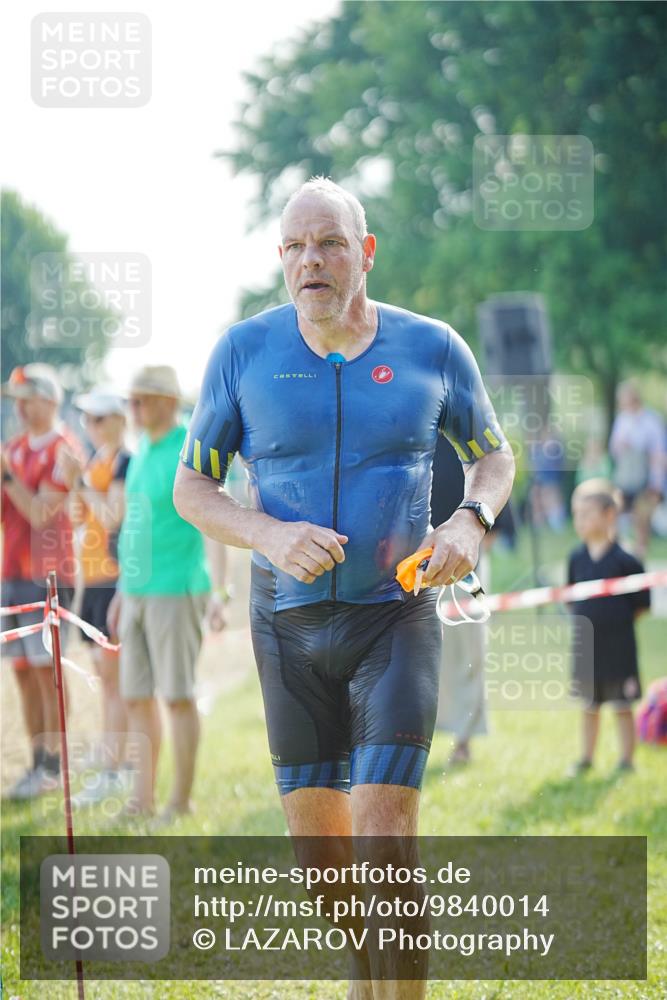 21.06.2026 - 29. Vierlanden-Triathlon LAZAROV Photography http://msf.ph/oto/9840014 21.06.2026 08:53:17 Schwimmen 200 meine-sportfotos.de