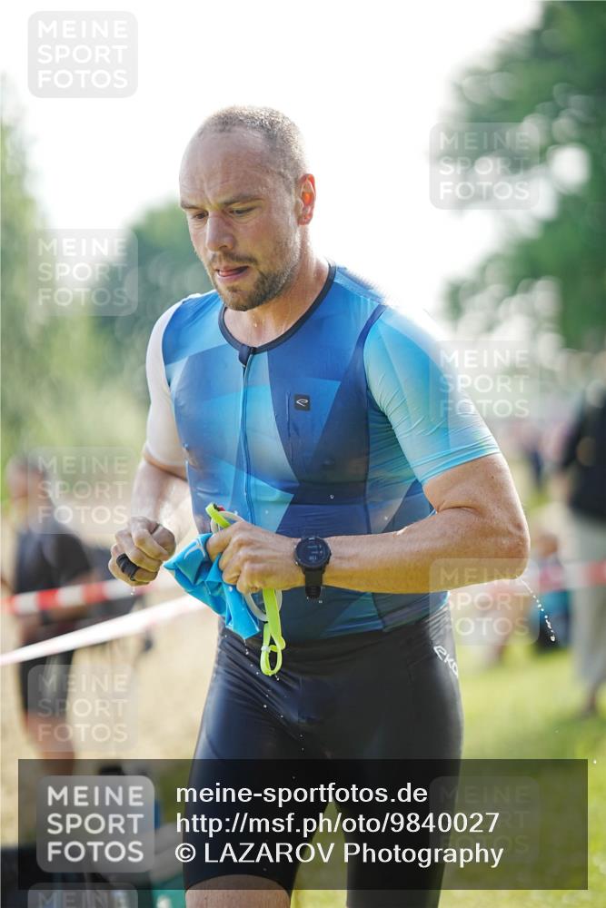 21.06.2026 - 29. Vierlanden-Triathlon LAZAROV Photography http://msf.ph/oto/9840027 21.06.2026 08:53:36 Schwimmen 70 meine-sportfotos.de