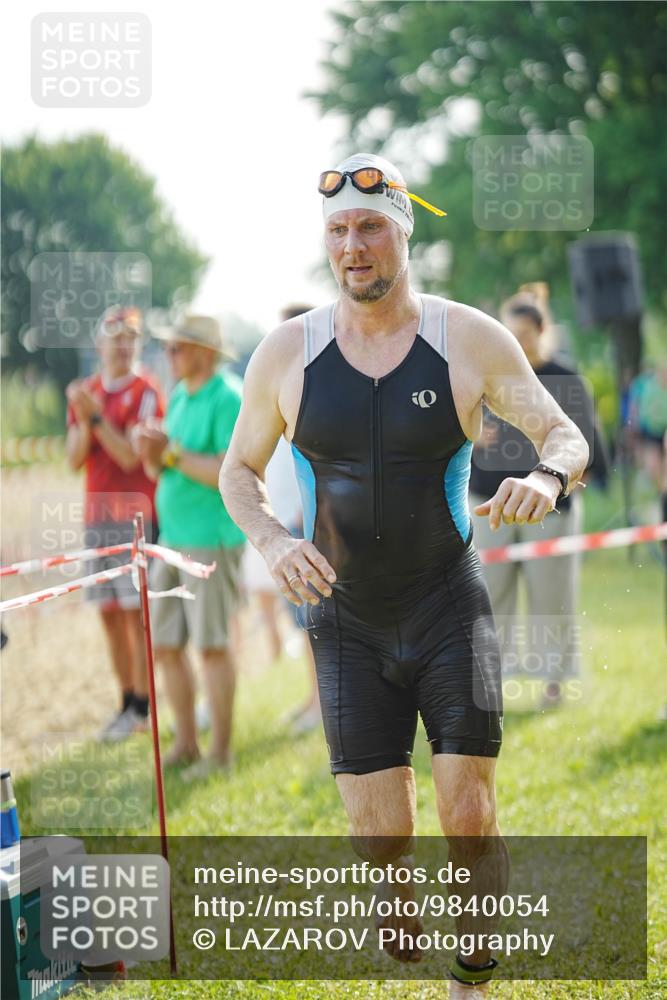 21.06.2026 - 29. Vierlanden-Triathlon LAZAROV Photography http://msf.ph/oto/9840054 21.06.2026 08:54:16 Schwimmen 190 meine-sportfotos.de