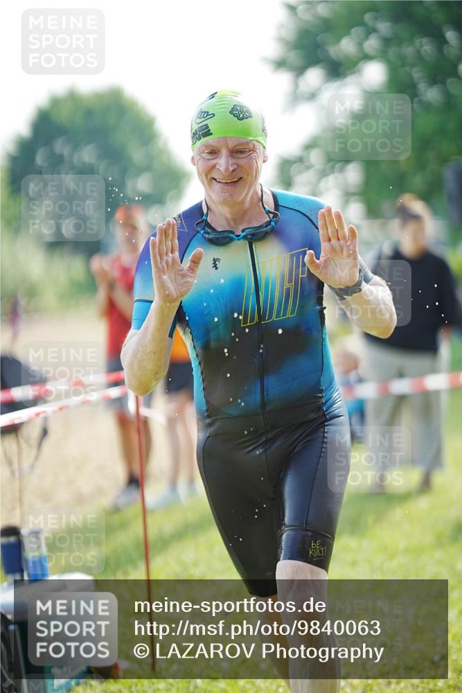 21.06.2026 - 29. Vierlanden-Triathlon LAZAROV Photography http://msf.ph/oto/9840063 21.06.2026 08:54:38 Schwimmen 213 meine-sportfotos.de