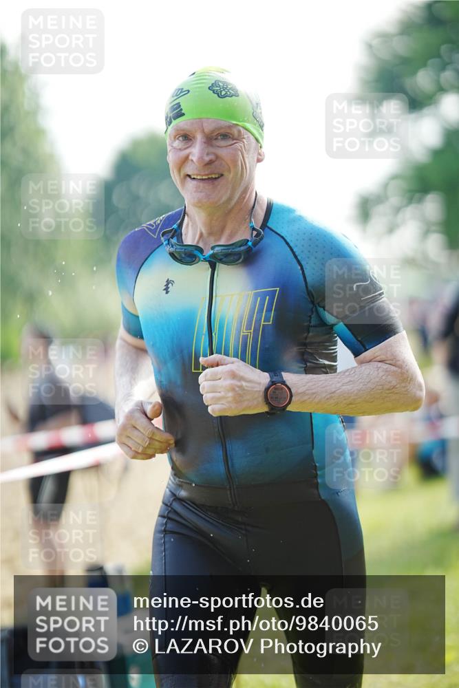 21.06.2026 - 29. Vierlanden-Triathlon LAZAROV Photography http://msf.ph/oto/9840065 21.06.2026 08:54:38 Schwimmen 213 meine-sportfotos.de
